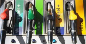 PSD proposes capping fuel prices at 7 lei per liter