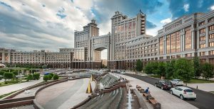 Kazahstanul scoate pe bursă KazMunayGaz în 2022
