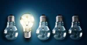Retailerii europeni sting lumina şi reduc programul de funcționare pentru a economisi energia