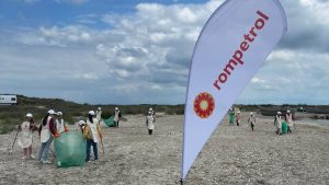World Environment Day celebrated by Rompetrol employees through a beach cleaning action