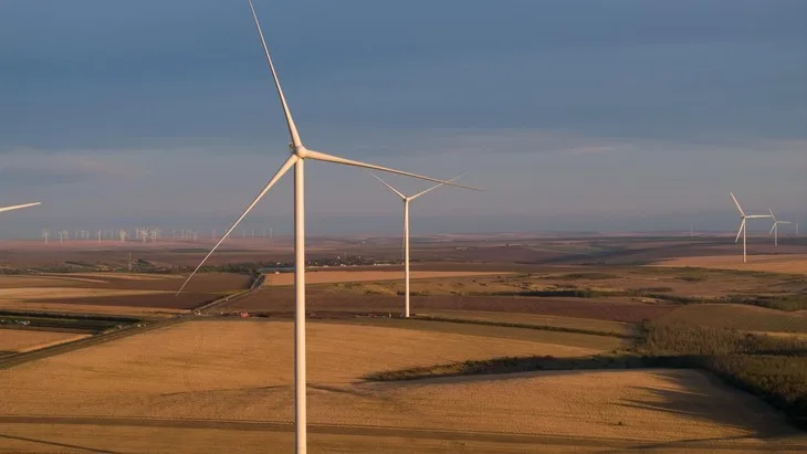 HELLENiQ ENERGY crește investițiile în stocarea energiei electrice în România, ținta: cel puțin 500 MW până în 2029